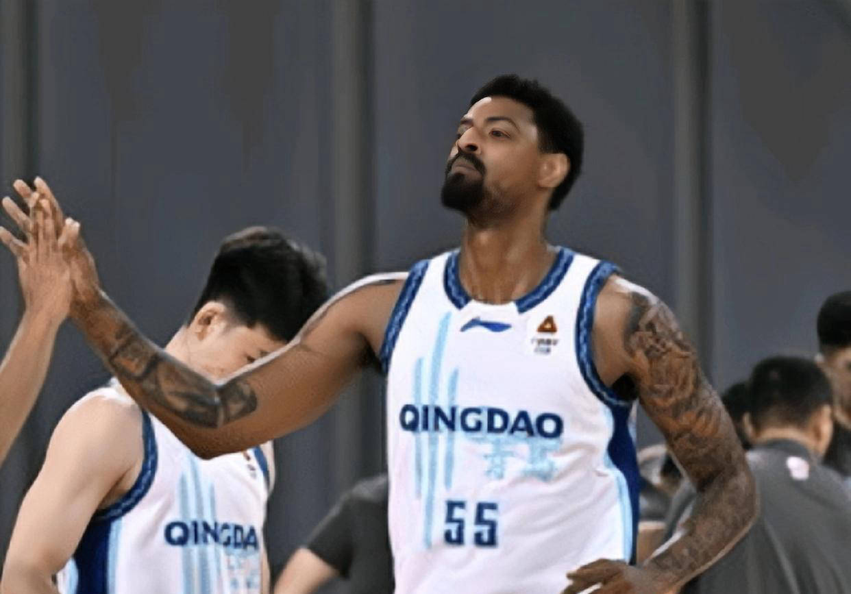 包含赛地聚焦：CBA季后赛赛前热度飙升；奥兰多魔术伤情更新；更衣室稳定；年轻球员得到机会的词条