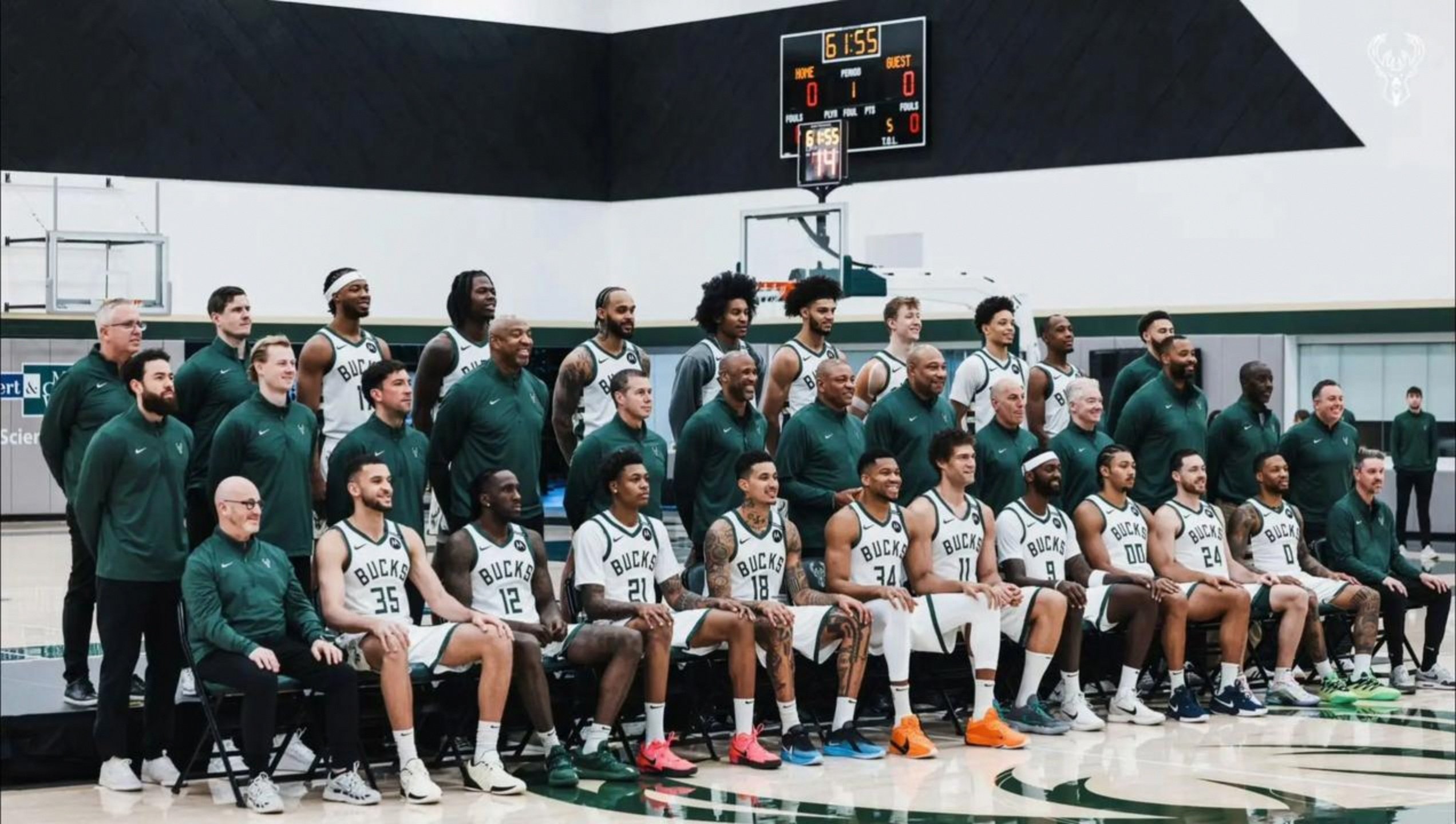 爱游戏APP-关键时刻迈阿密热火备战NBA常规赛，主帅复盘细节曝光，球迷炸锅，更衣室氛围转暖的简单介绍