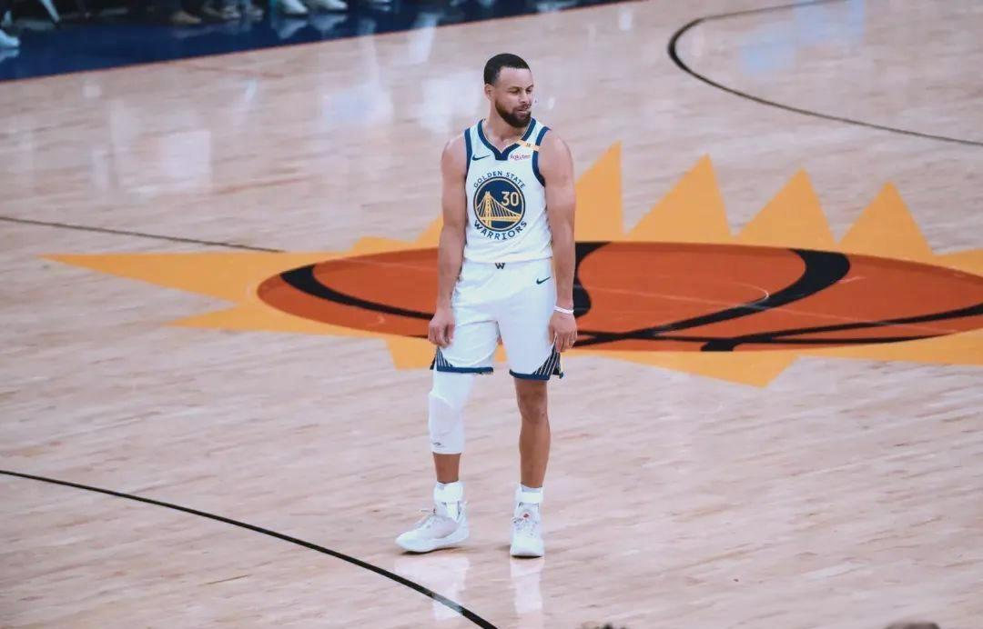 爱游戏体育-NBA总决赛关键时刻再迎强敌，金州勇士内部沟通，主帅态度：悬念犹存，赛程密集仍需轮换的简单介绍